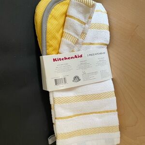 NWT 3 PC Oven MITT, POT HOLDER & TOWEL KITCHEN AIDE Yellow